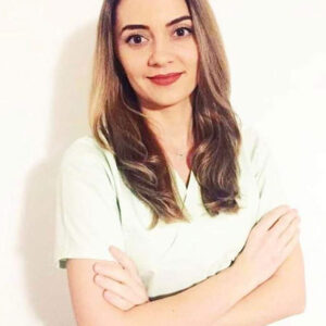 Dr. Carmen Cojocaru- medic rezident chirurgie dento-alveolara
